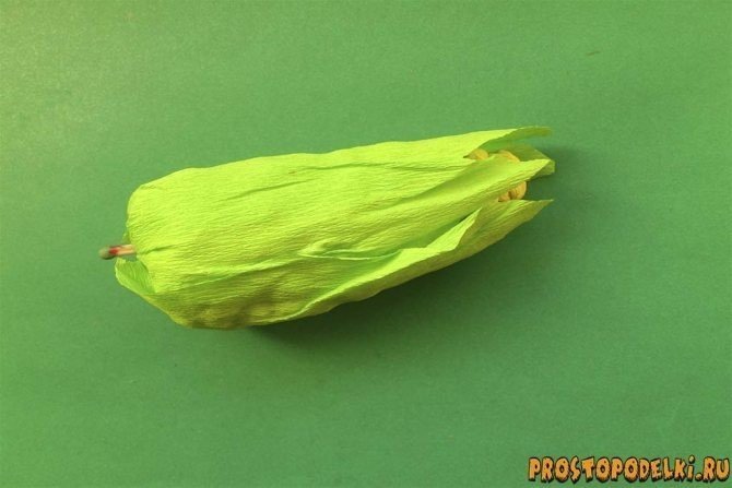 Кукуруза из гофрированной бумаги