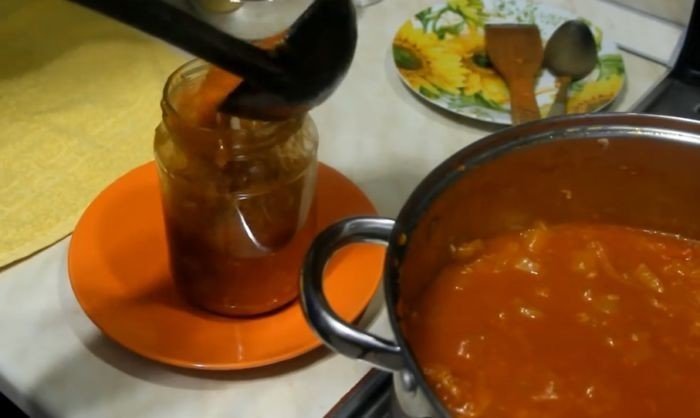 Лечо из кабачков и болгарского перца с томатной пастой на зиму