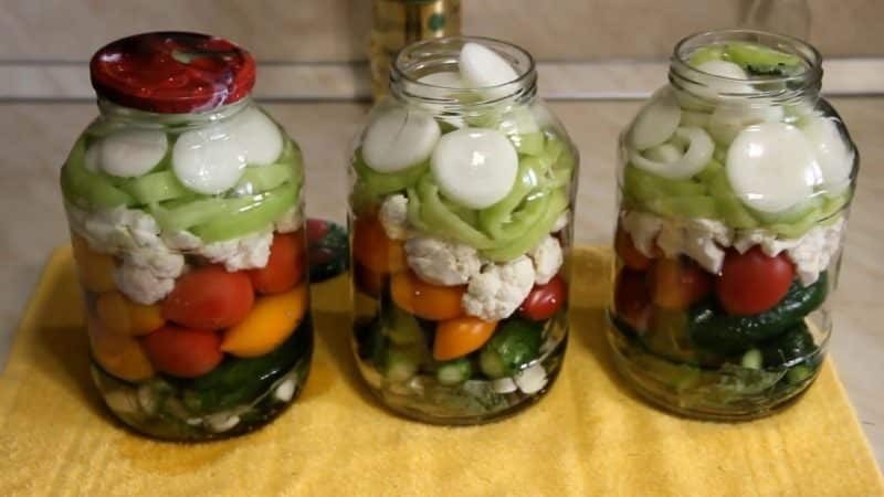 Рецепт консервирования овощей ассорти в баллонах на зиму